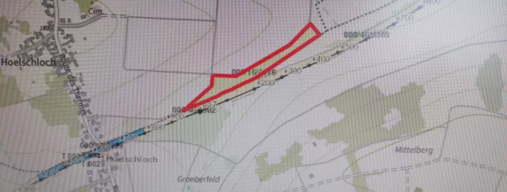 TERRAIN DANS SON ENSEMBLE