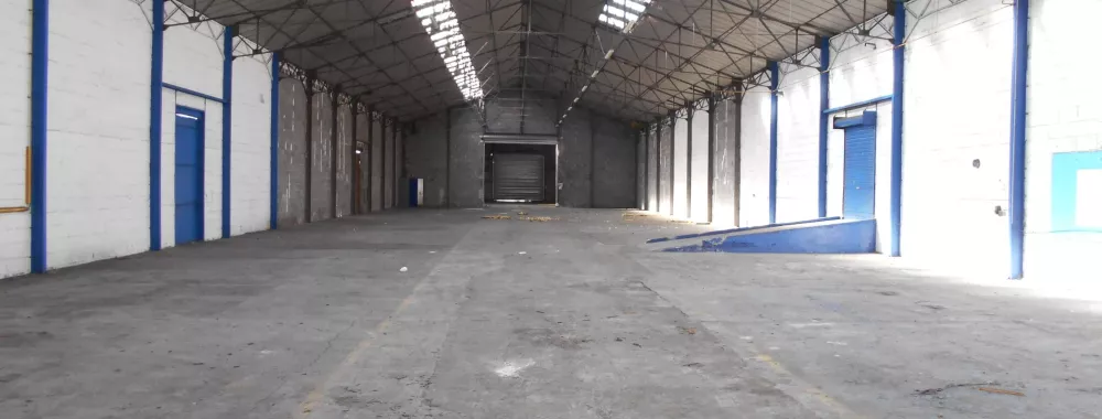 Intérieur d'un entrepôt de 1890 m² à louer à Valenciennes