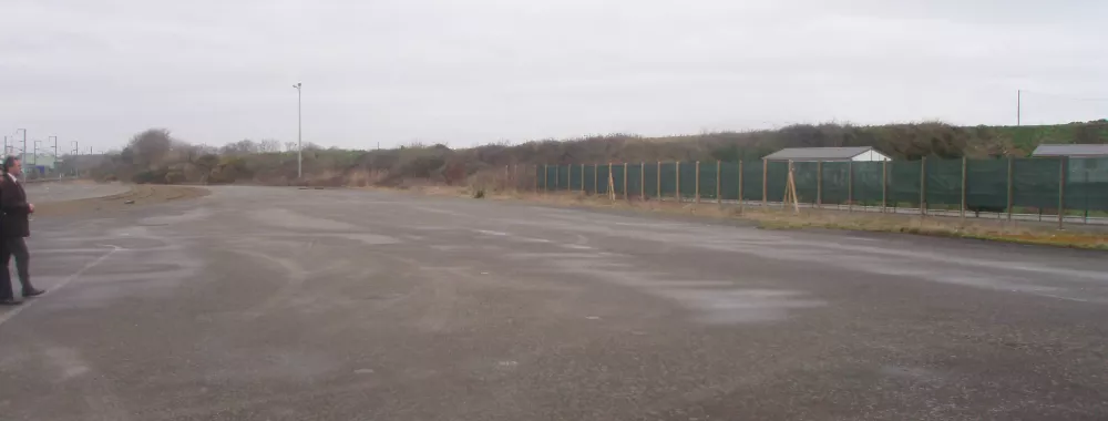 Terrain nu à louer à Saint Méloir des Ondes - emplacement bétonné