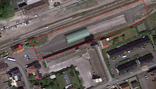 Vue aérienne d'un entrepôt à louer sur la commune de Bourbourg