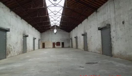 Intérieur d'un entrepôt à louer à Terrasson-Villedieu