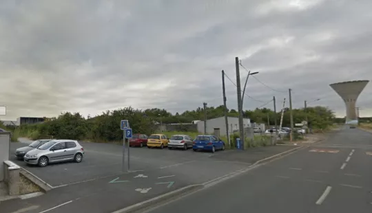 Vue extérieure d'un terrain nu à louer à Ingre (Centre-Val de Loire)